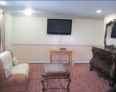 The Parsippany Inn And Suites Morris Plains Экстерьер фото
